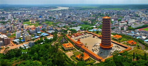 宜州市开店创业破洞牛仔裤品牌加盟多少钱（破洞牛仔裤店铺推荐）