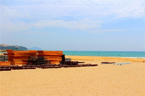 当初下嫁的姑娘是什么歌（当初就不该嫁给你）